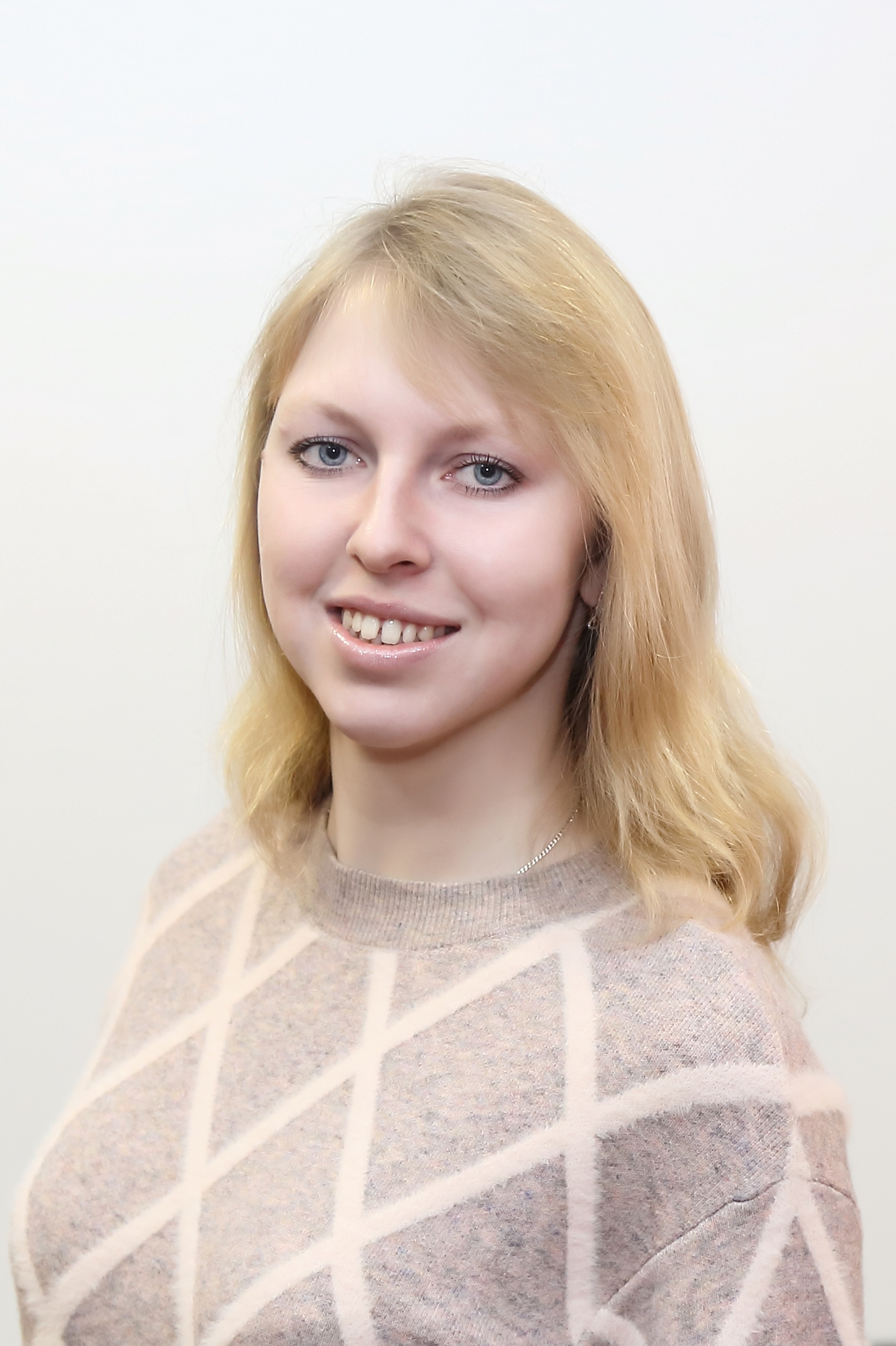 Комиссарова Елена Андреевна.